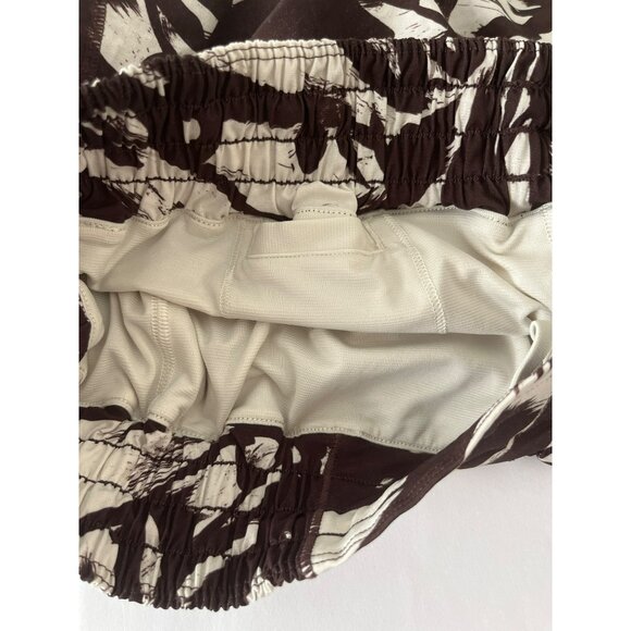 Lululemon Hotty Hot High Rise Espresso Bone 4" Lined Shorts Size 4 - Picture 6 of 7